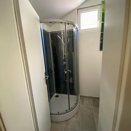 Romantisches Gaestezimmer - Zentralgelegen Apartmán